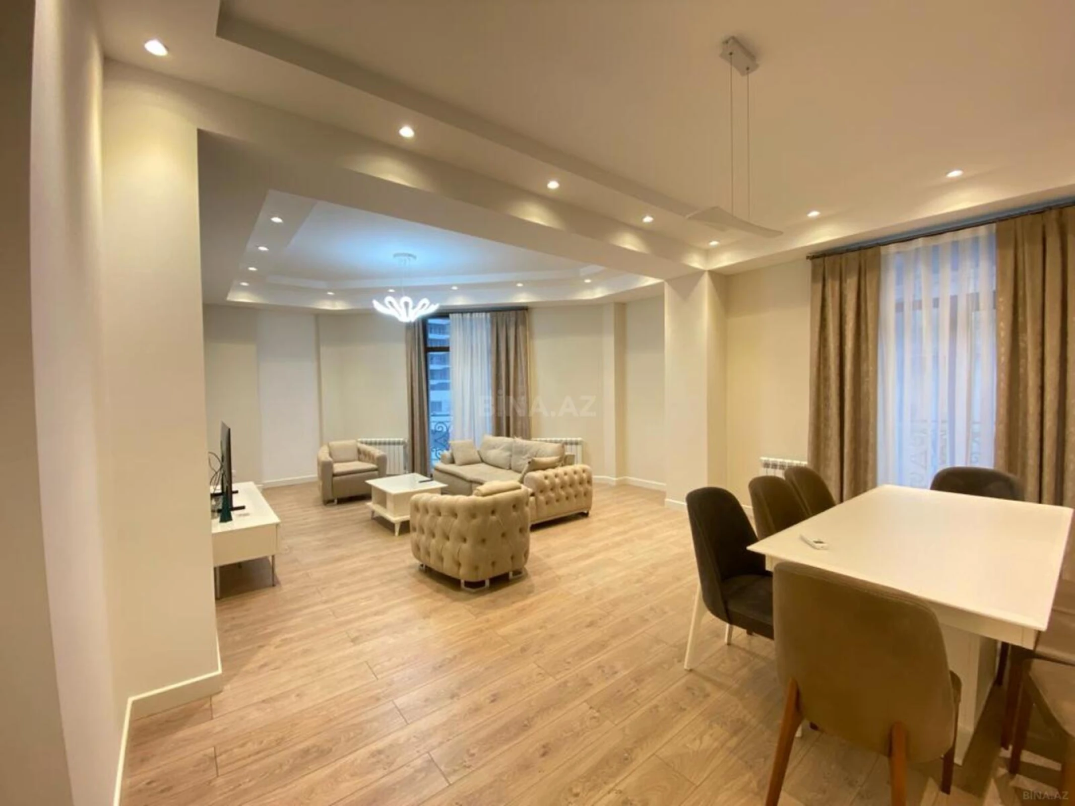 Kirayə verilir 3 otaqlı mənzil 140 m²