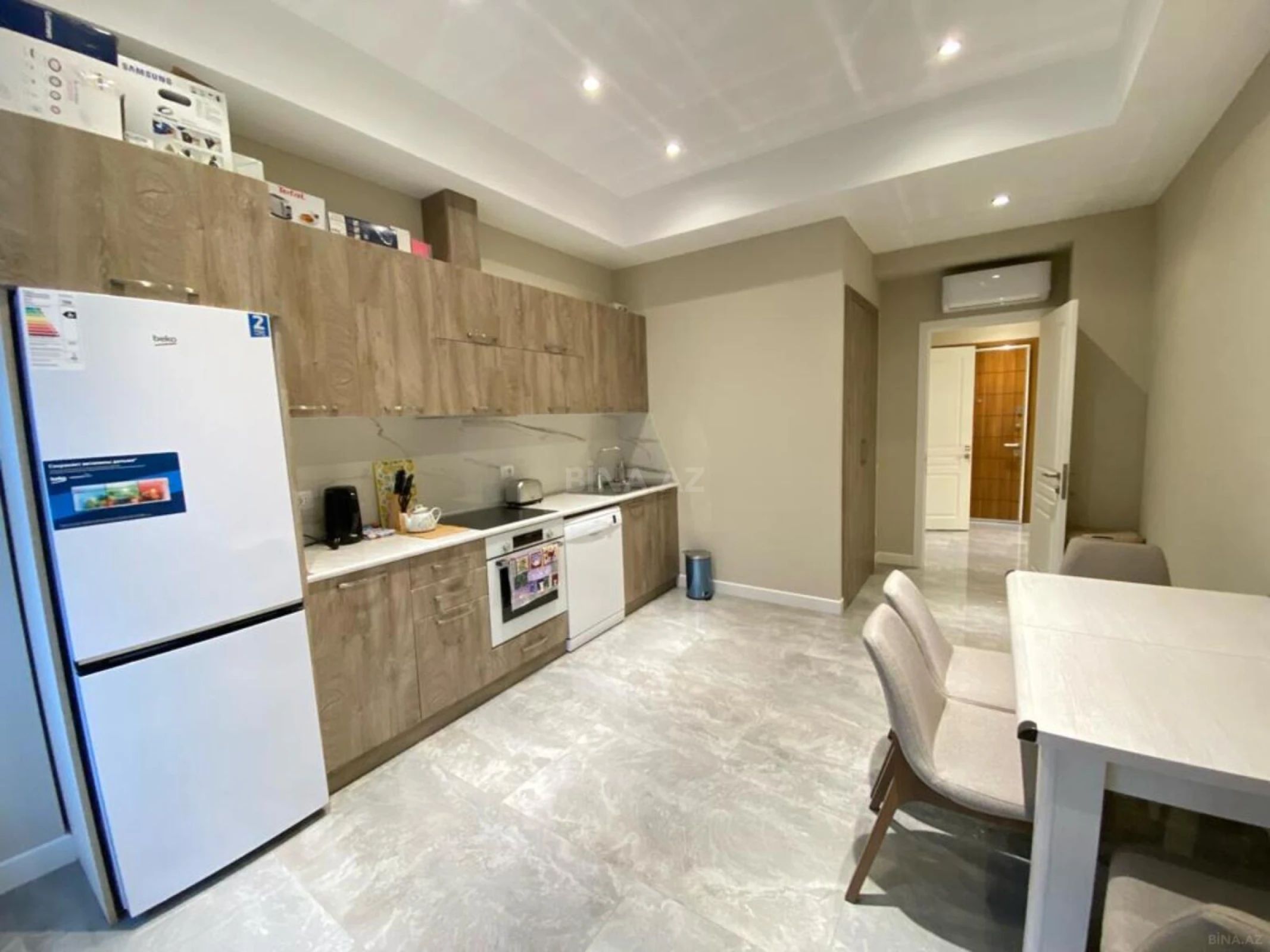 Kirayə verilir 3 otaqlı mənzil 140 m²