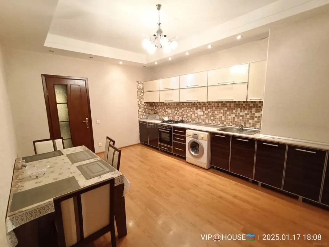 Kirayə verilir 3 otaqlı mənzil 130 m²