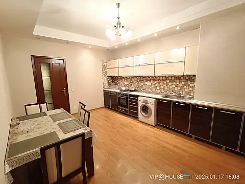Kirayə verilir 3 otaqlı mənzil 130 m²