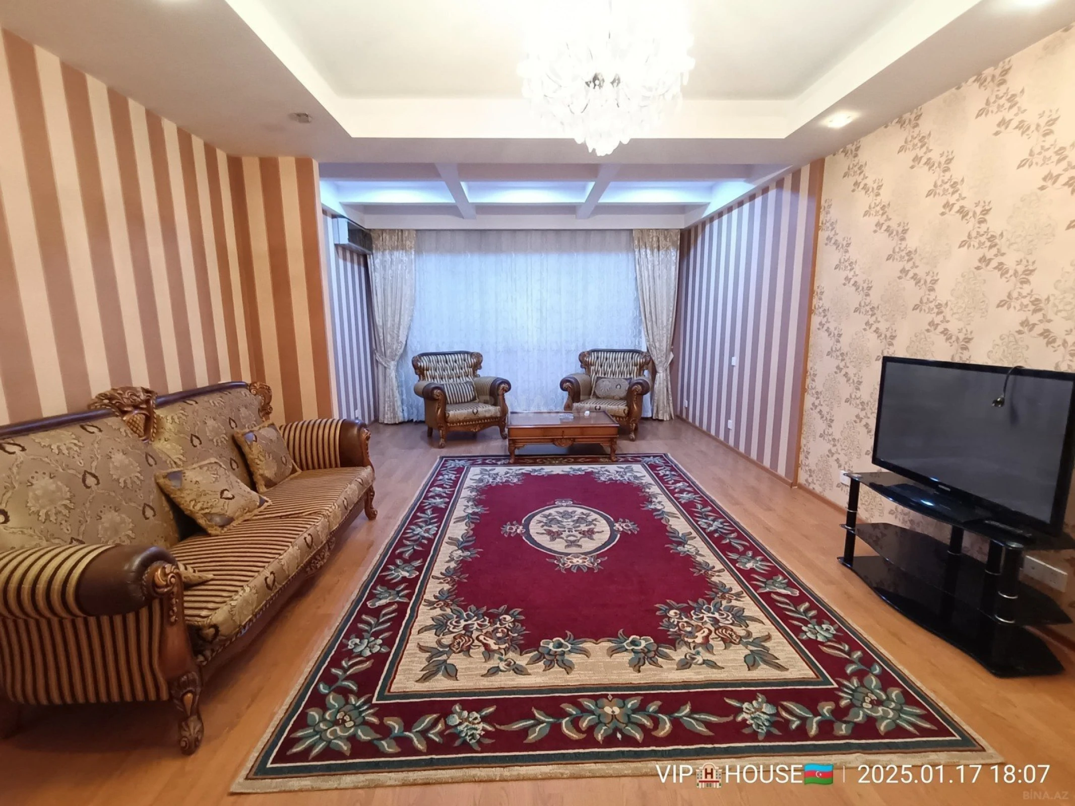 Kirayə verilir 3 otaqlı mənzil 130 m²