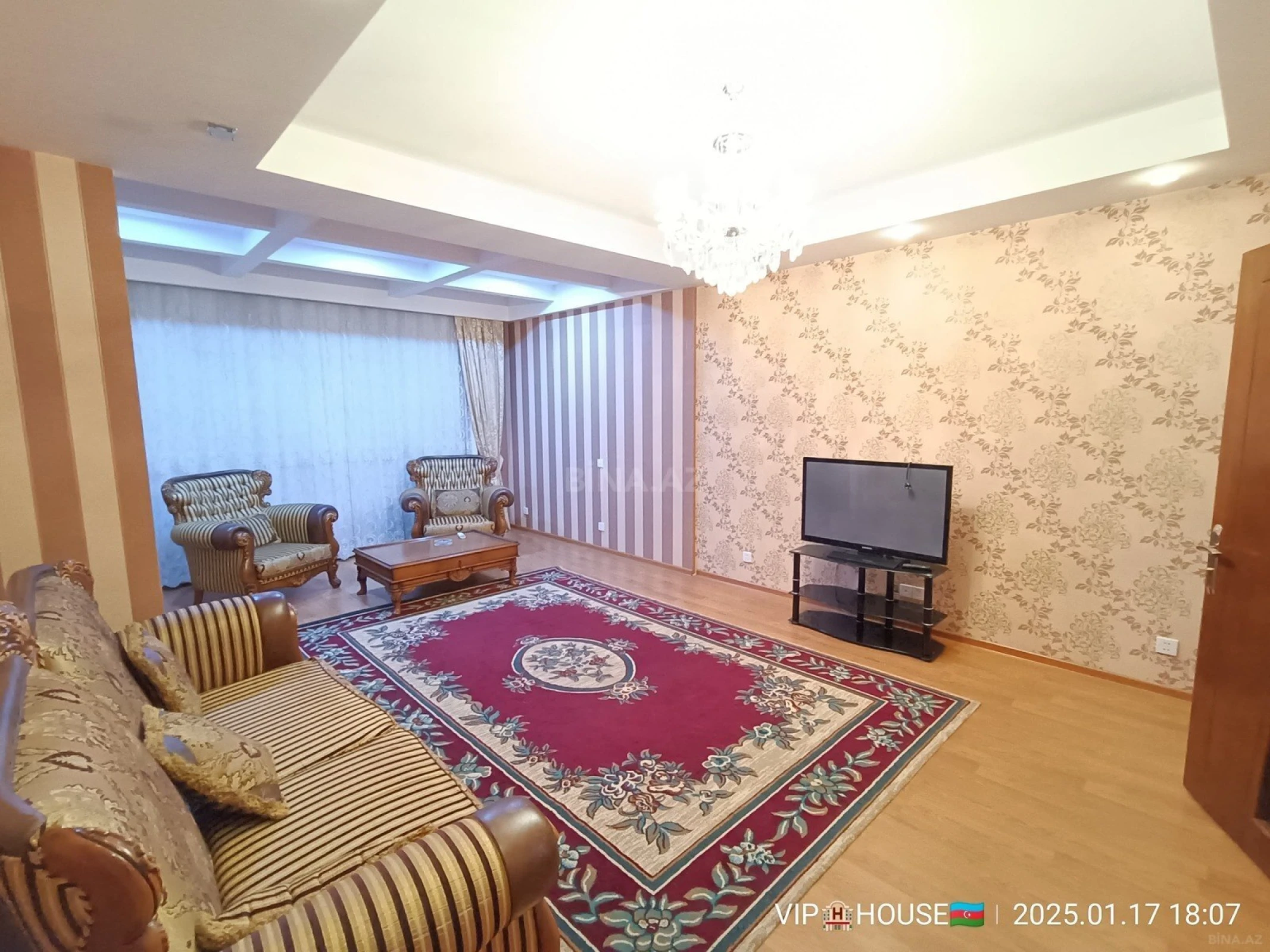 Kirayə verilir 3 otaqlı mənzil 130 m²