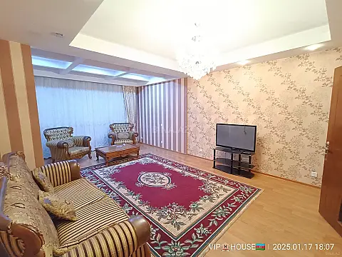 Kirayə verilir 3 otaqlı mənzil 130 m²