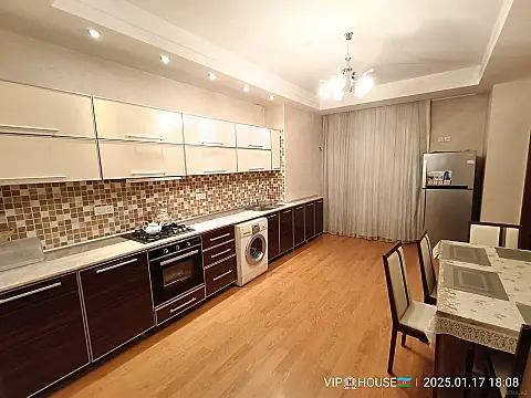 Kirayə verilir 3 otaqlı mənzil 130 m²