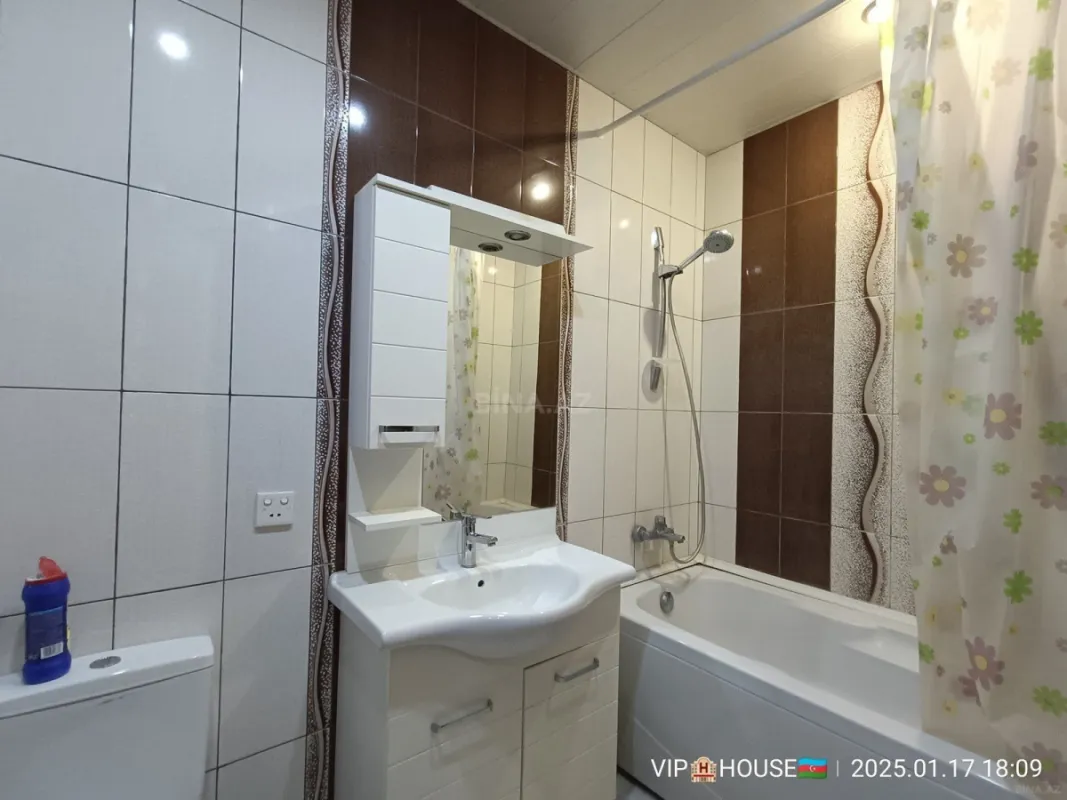 Kirayə verilir 3 otaqlı mənzil 130 m²