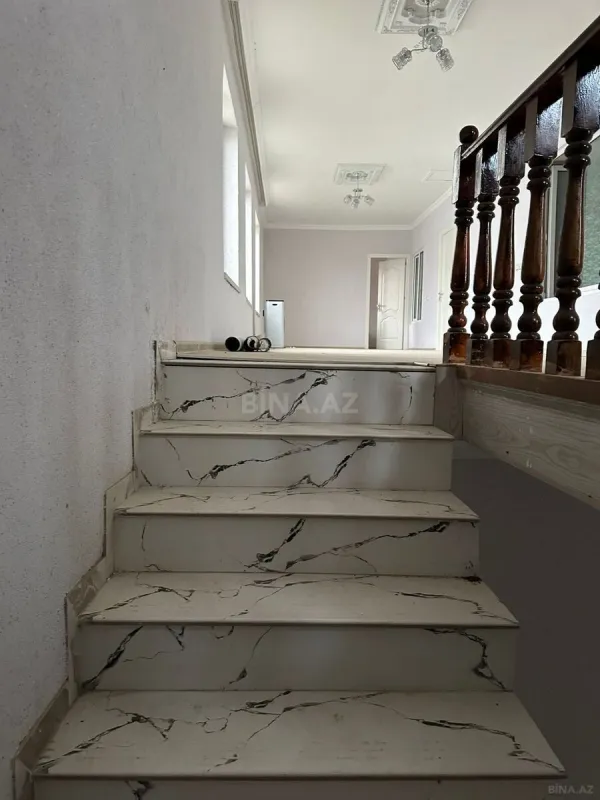 Satılır 5 otaqlı həyət evi 160 m²