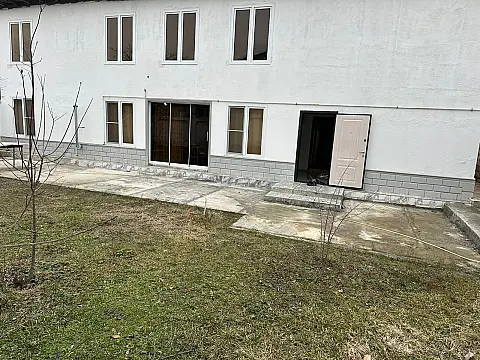 Satılır 5 otaqlı həyət evi 160 m²