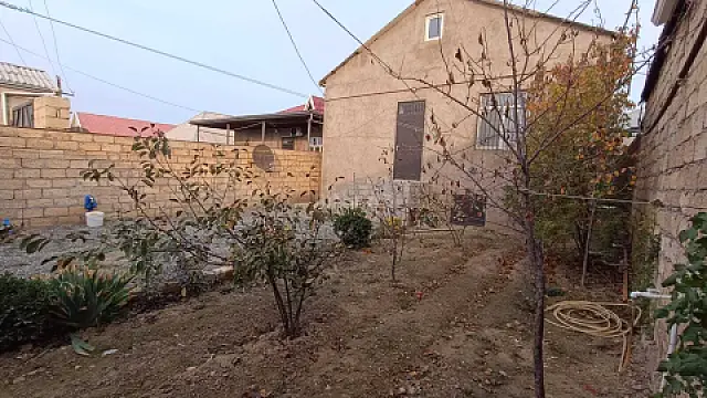 Satılır 4 otaqlı həyət evi 106 m²