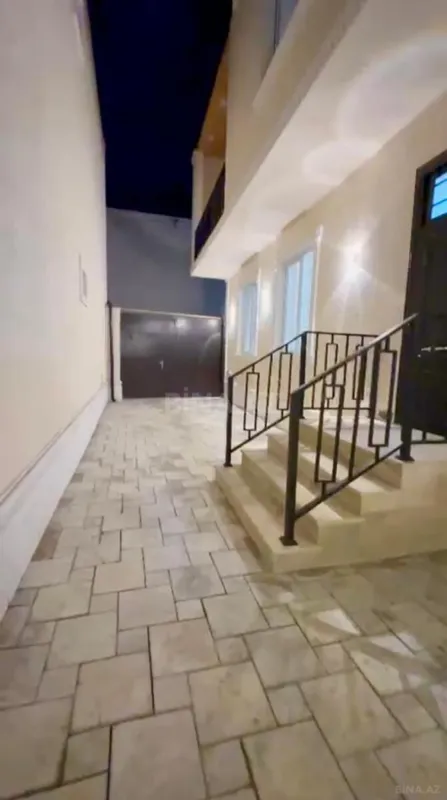 Satılır 4 otaqlı həyət evi 180 m²
