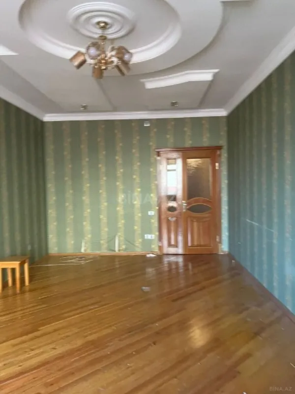Satılır 3 otaqlı mənzil 122 m²