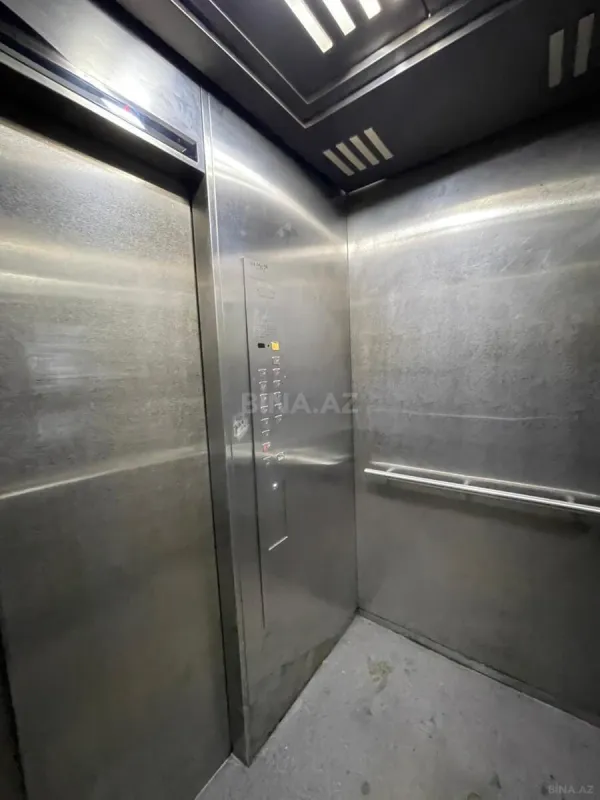 Satılır 3 otaqlı mənzil 122 m²