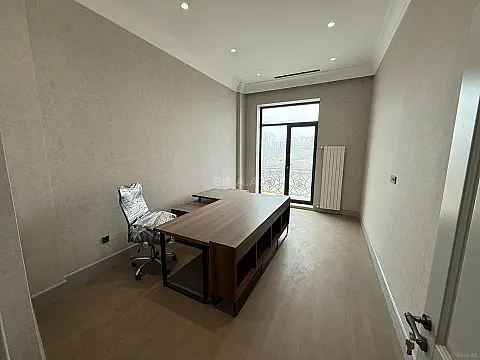 Kirayə verilir 4 otaqlı ofis 225 m²