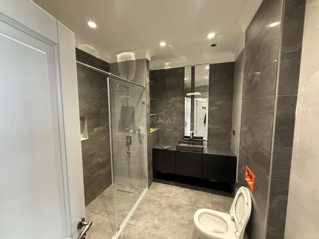 Kirayə verilir 4 otaqlı ofis 225 m²