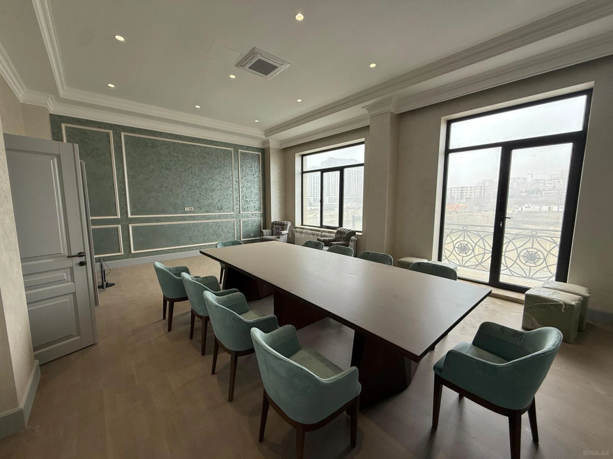 Kirayə verilir 4 otaqlı ofis 225 m²