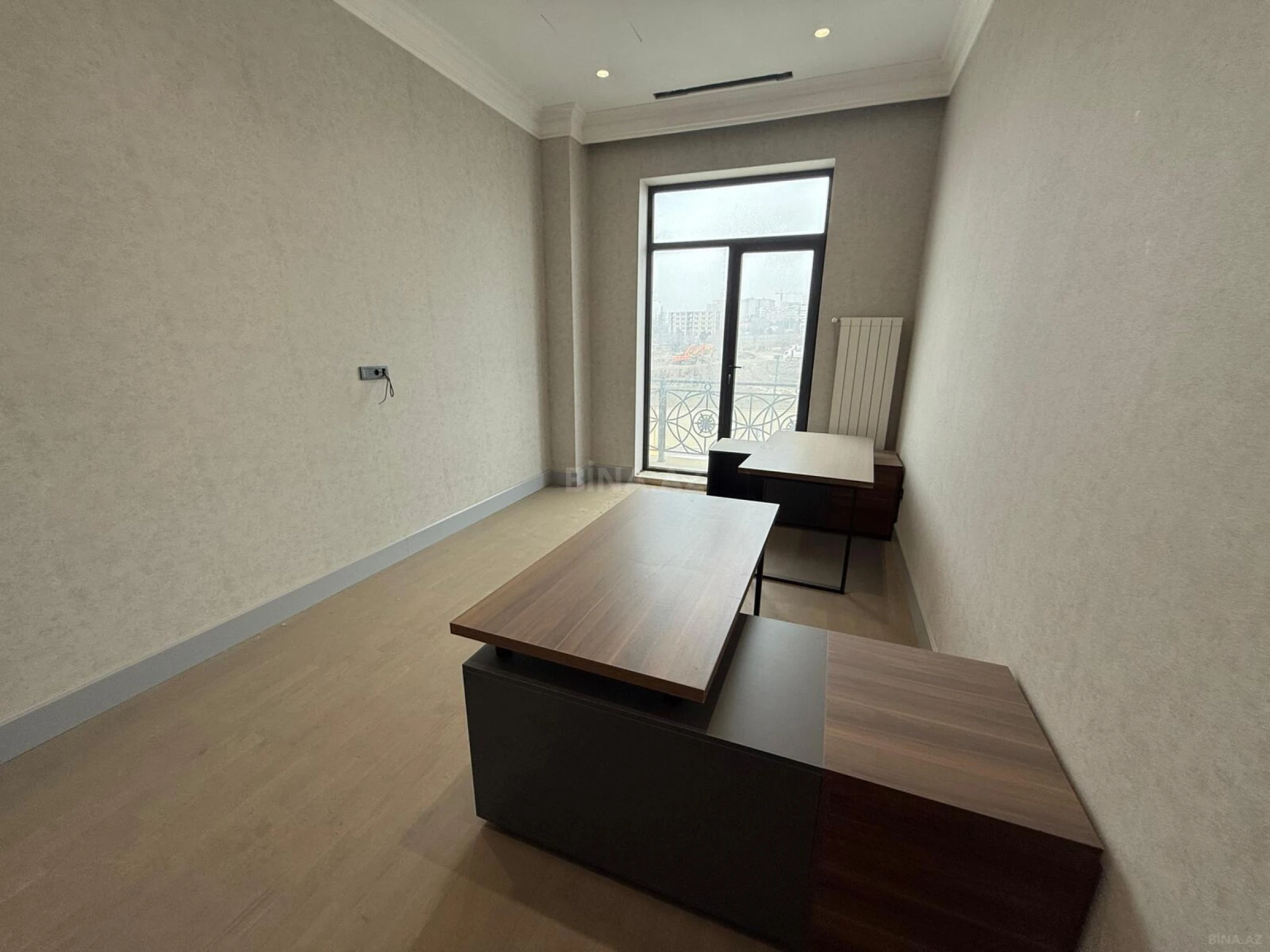 Kirayə verilir 4 otaqlı ofis 225 m²