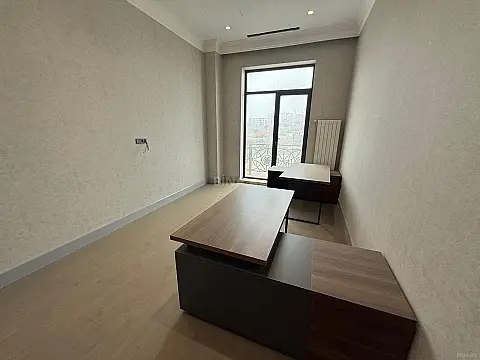 Kirayə verilir 4 otaqlı ofis 225 m²