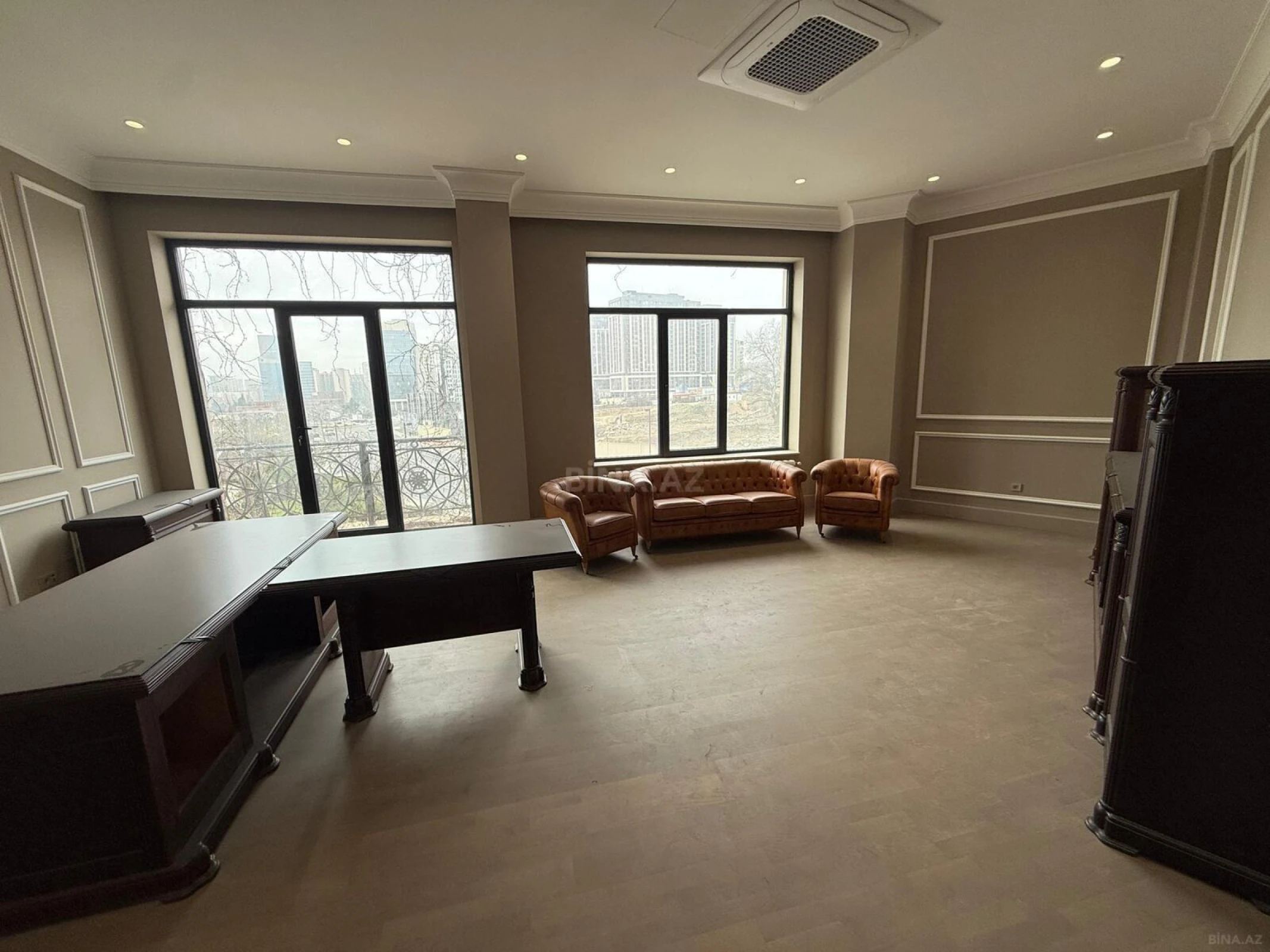 Kirayə verilir 4 otaqlı ofis 225 m²