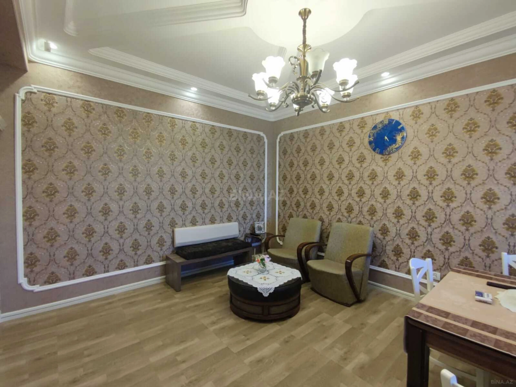 Satılır 9 otaqlı həyət evi 900 m²