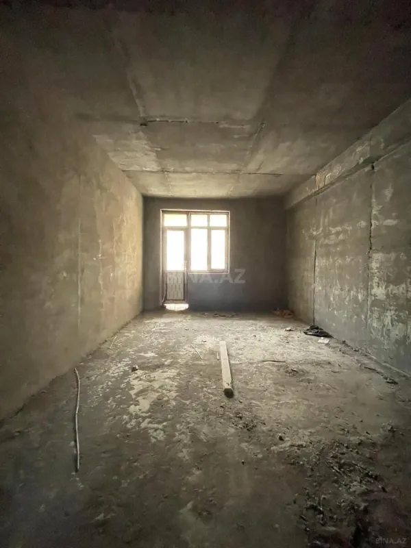 Satılır 4 otaqlı mənzil 215 m²