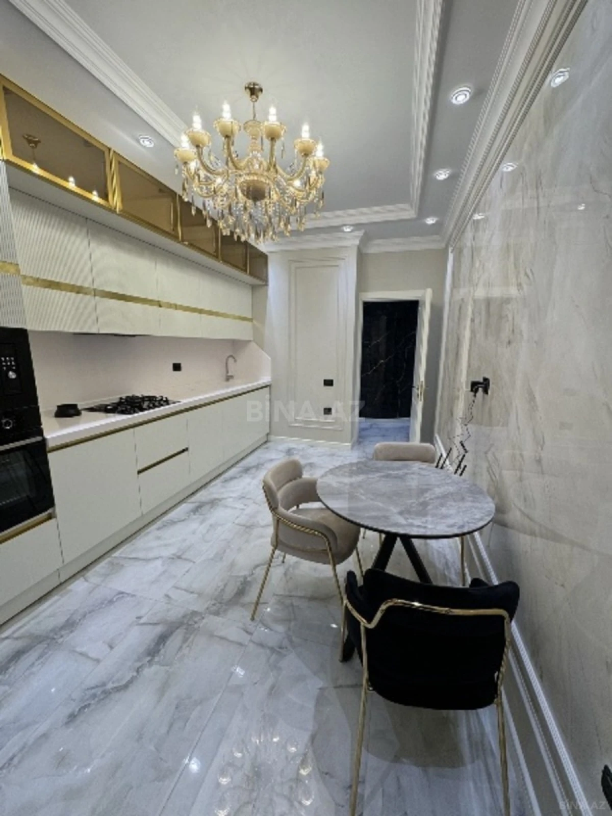 Kirayə verilir 2 otaqlı mənzil 70 m²