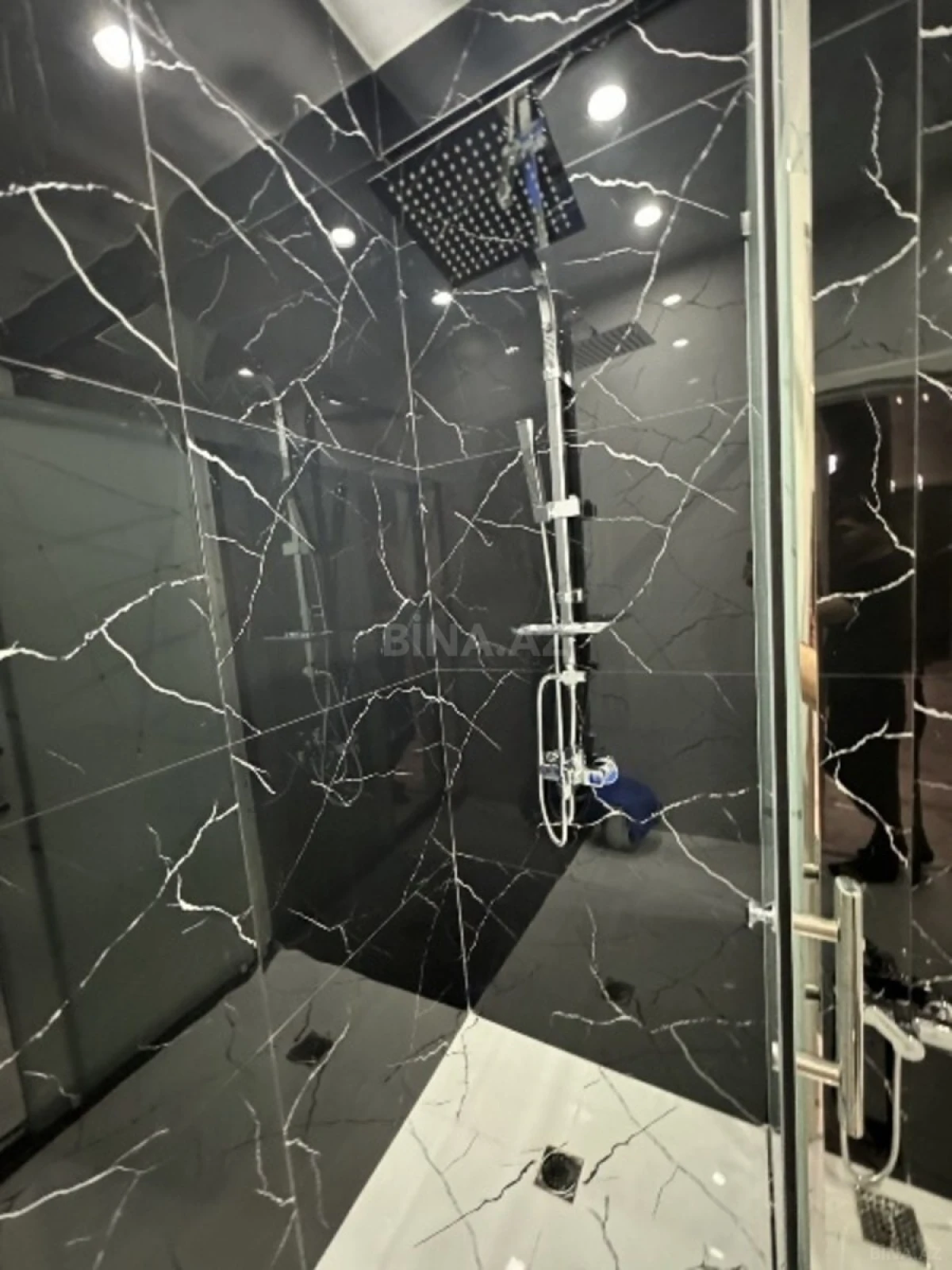 Kirayə verilir 2 otaqlı mənzil 70 m²