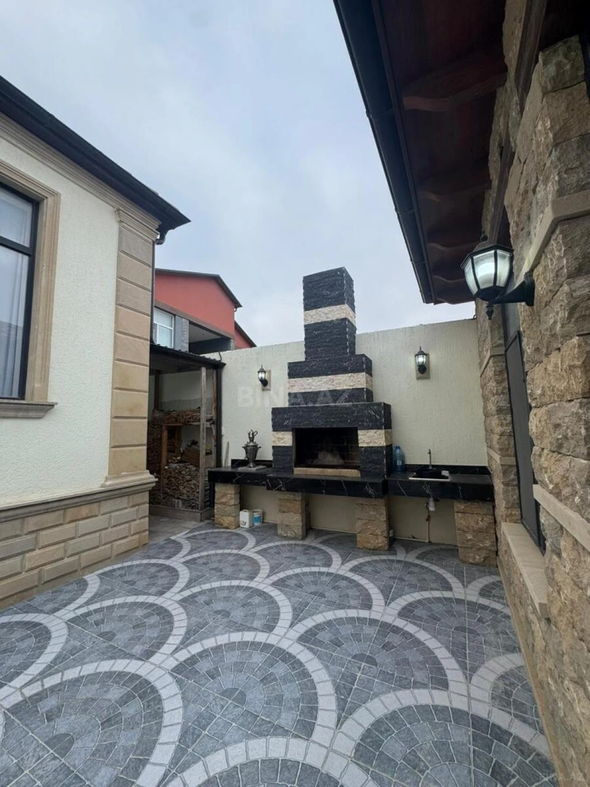 Satılır 4 otaqlı həyət evi 165 m²