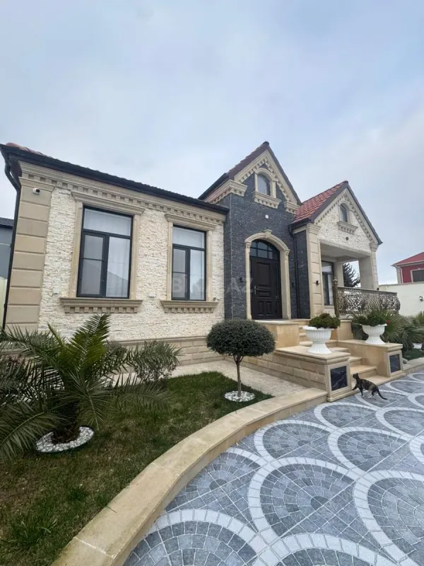 Satılır 4 otaqlı həyət evi 165 m²