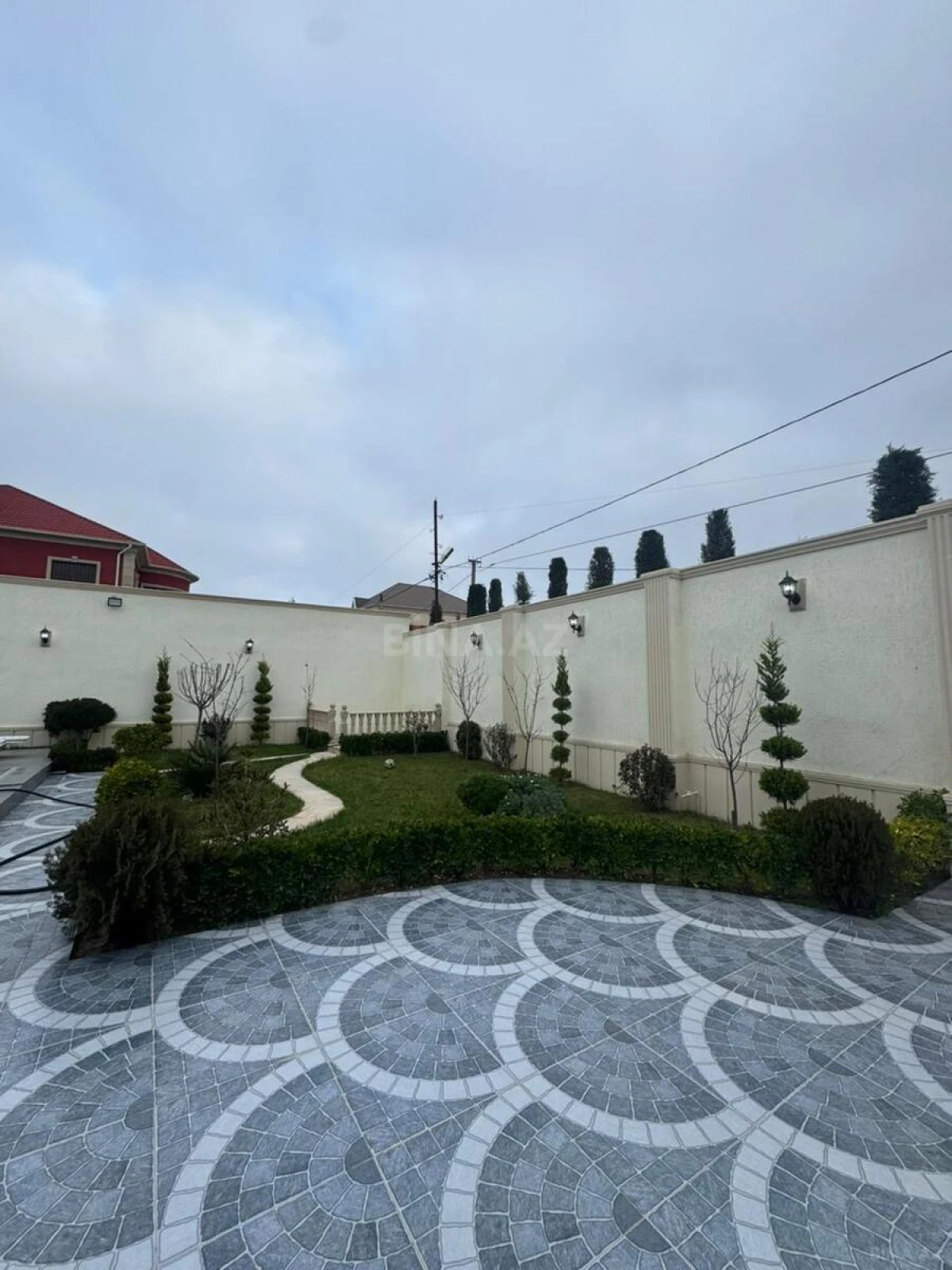 Satılır 4 otaqlı həyət evi 165 m²