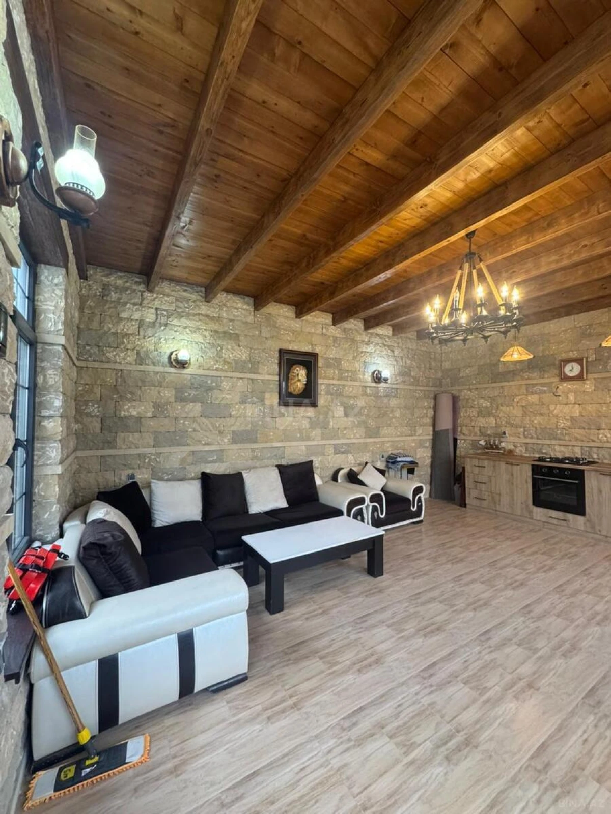 Satılır 4 otaqlı həyət evi 165 m²
