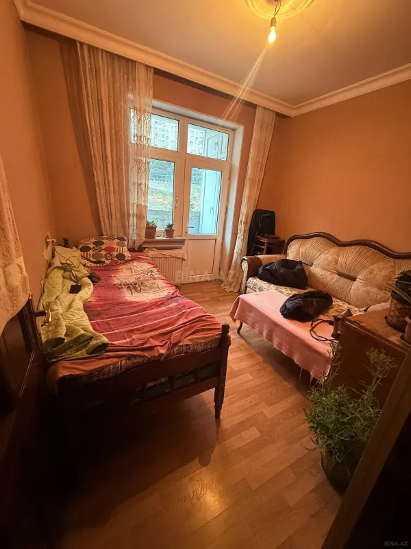 Satılır 5 otaqlı mənzil 110 m²