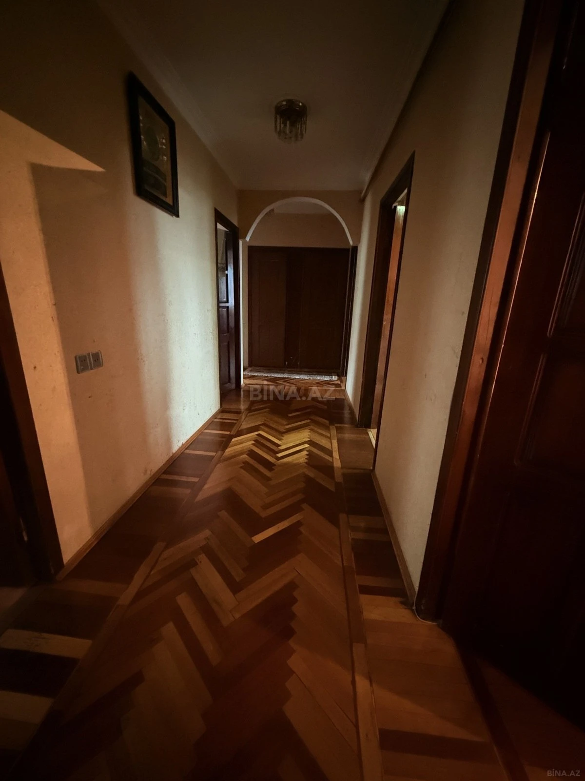 Satılır 5 otaqlı mənzil 110 m²