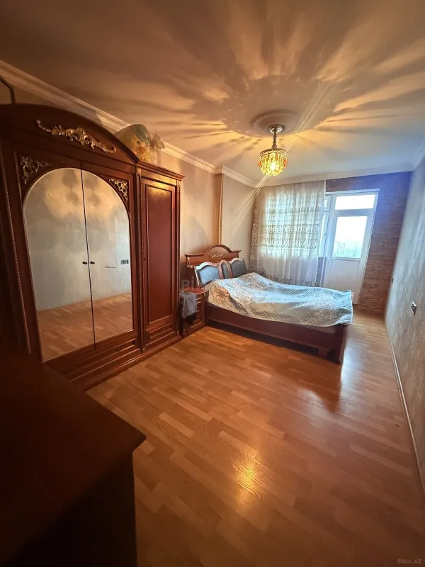 Satılır 5 otaqlı mənzil 110 m²