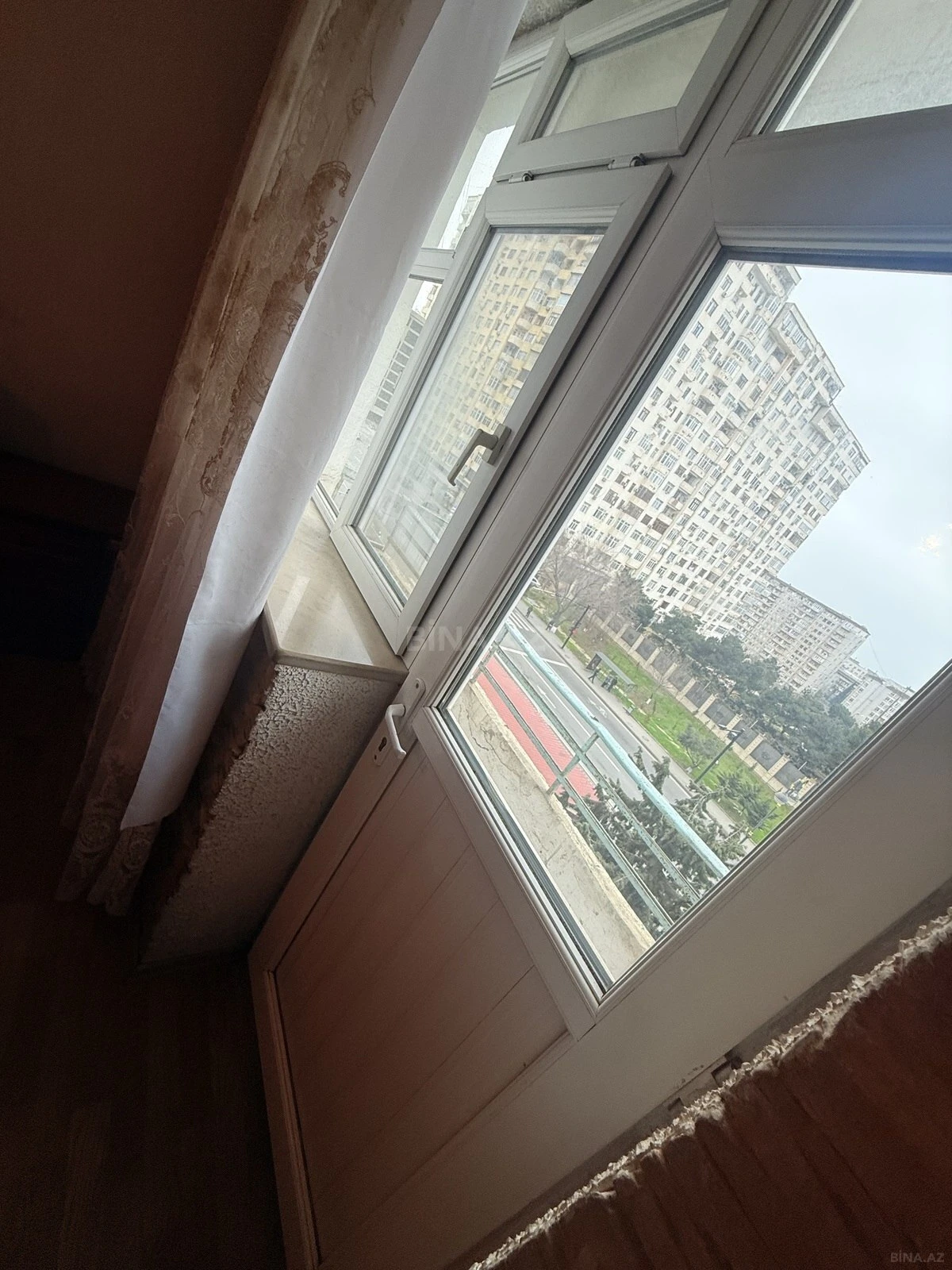 Satılır 5 otaqlı mənzil 110 m²