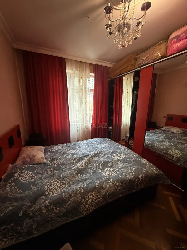 Satılır 5 otaqlı mənzil 110 m²