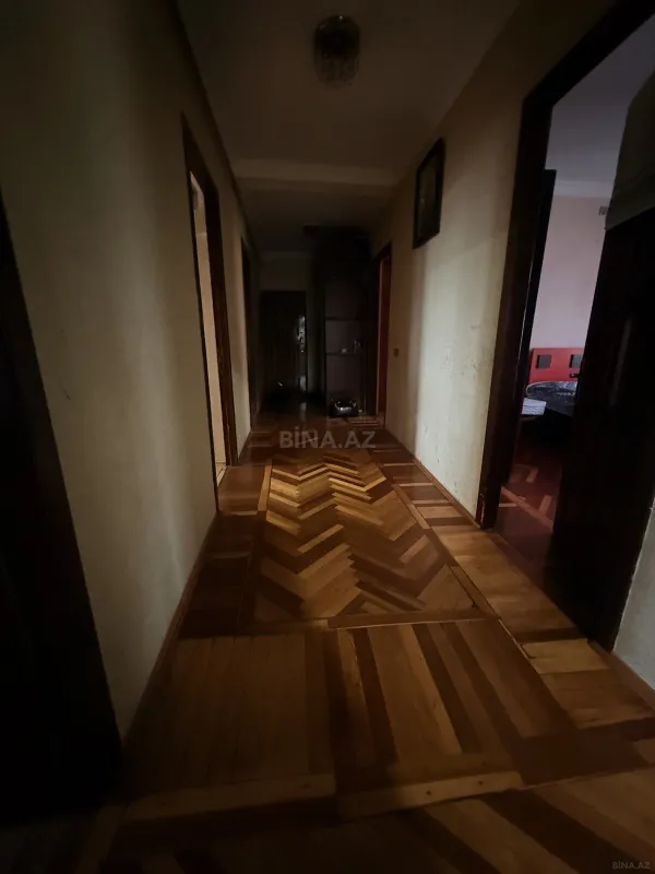 Satılır 5 otaqlı mənzil 110 m²