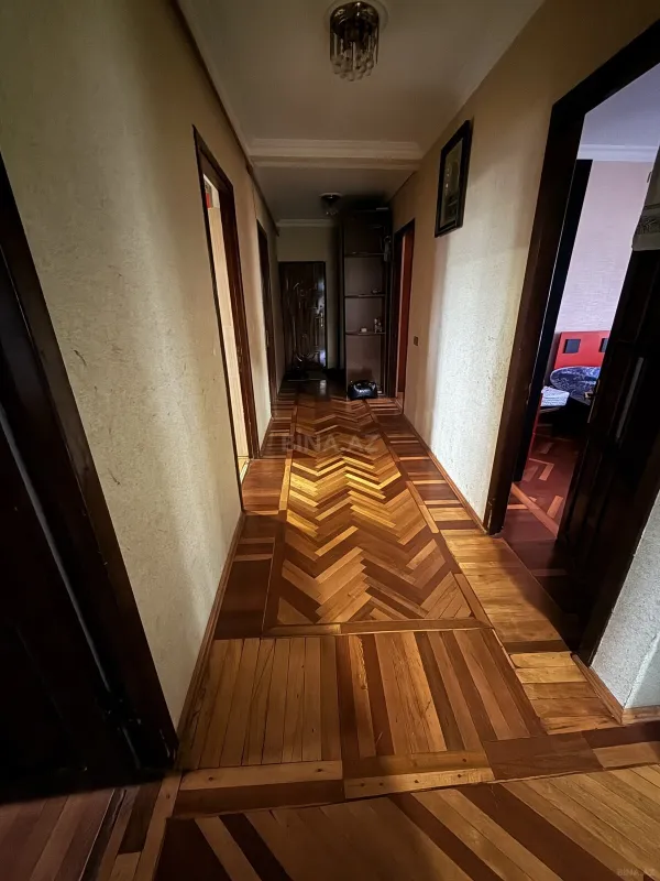 Satılır 5 otaqlı mənzil 110 m²