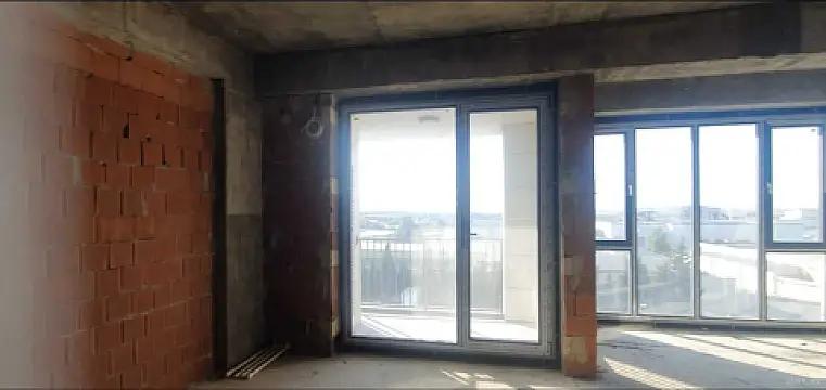 Satılır 4 otaqlı mənzil 172.8 m²