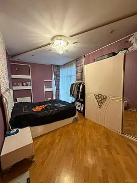 Satılır 2 otaqlı mənzil 88 m²