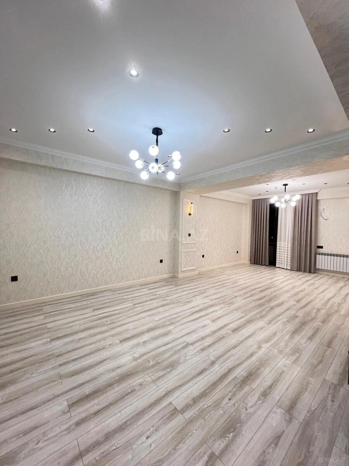 Satılır 3 otaqlı mənzil 145 m²