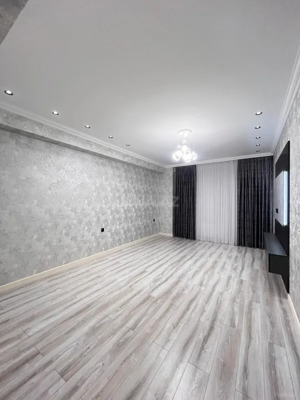 Satılır 3 otaqlı mənzil 145 m²