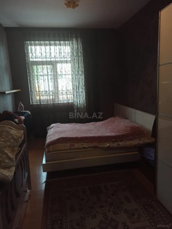 Satılır 3 otaqlı mənzil 137 m²