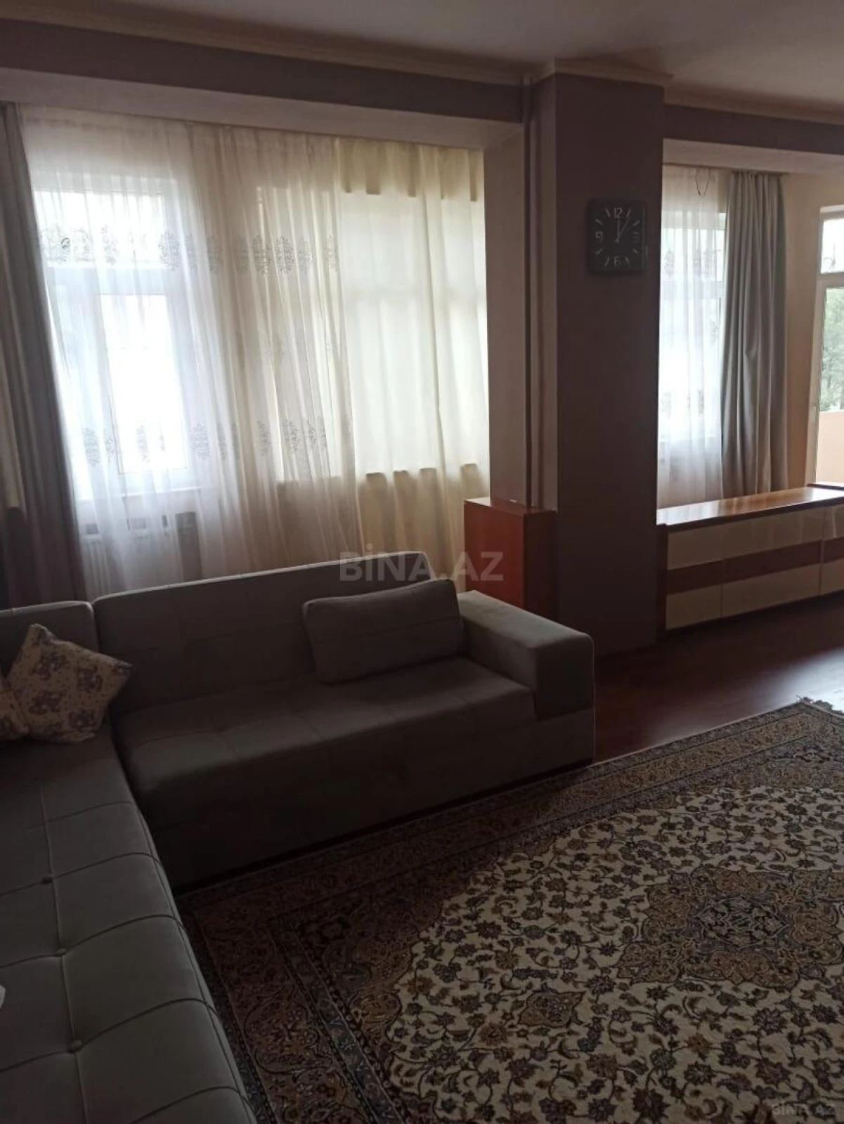 Satılır 3 otaqlı mənzil 137 m²