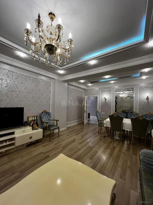 Satılır 3 otaqlı mənzil 145 m²