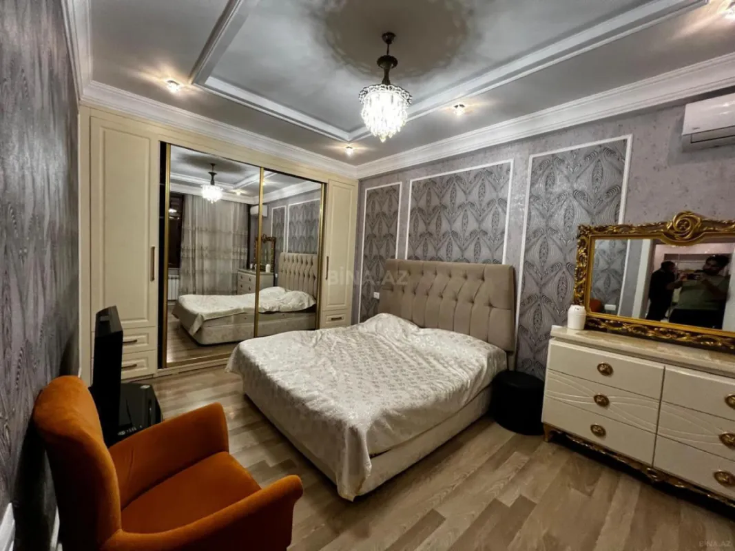 Satılır 3 otaqlı mənzil 145 m²