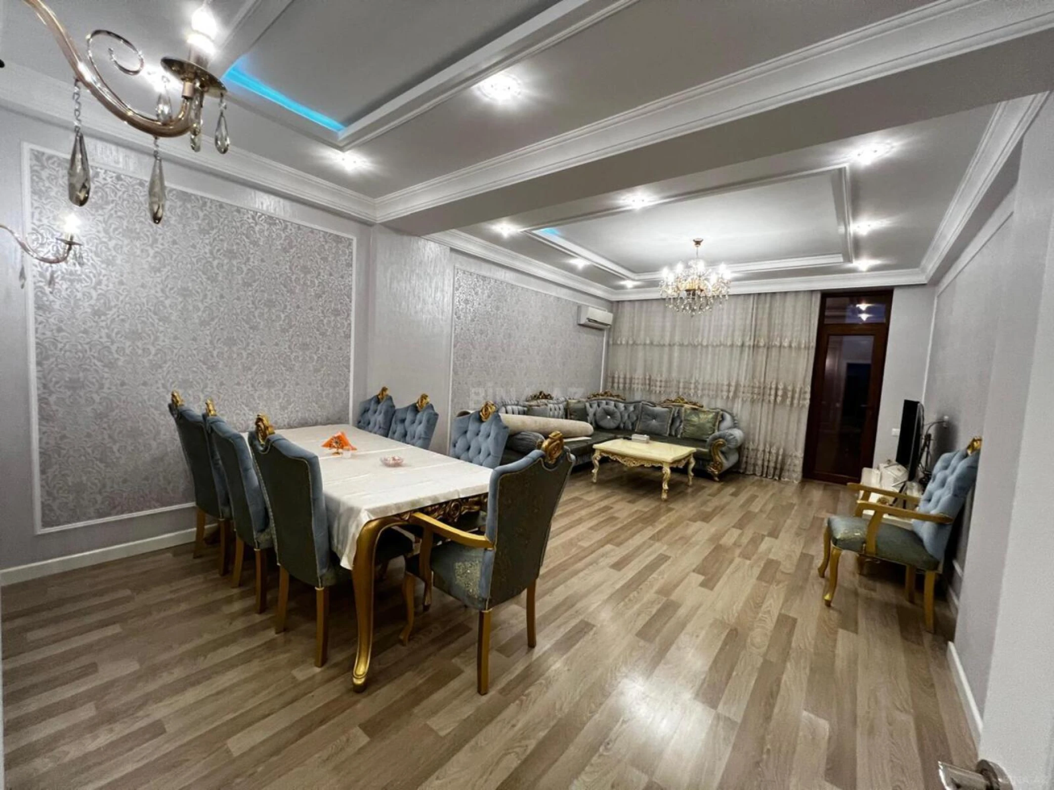 Satılır 3 otaqlı mənzil 145 m²