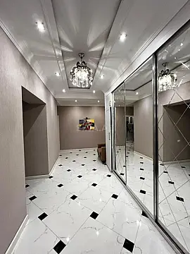 Satılır 3 otaqlı mənzil 145 m²