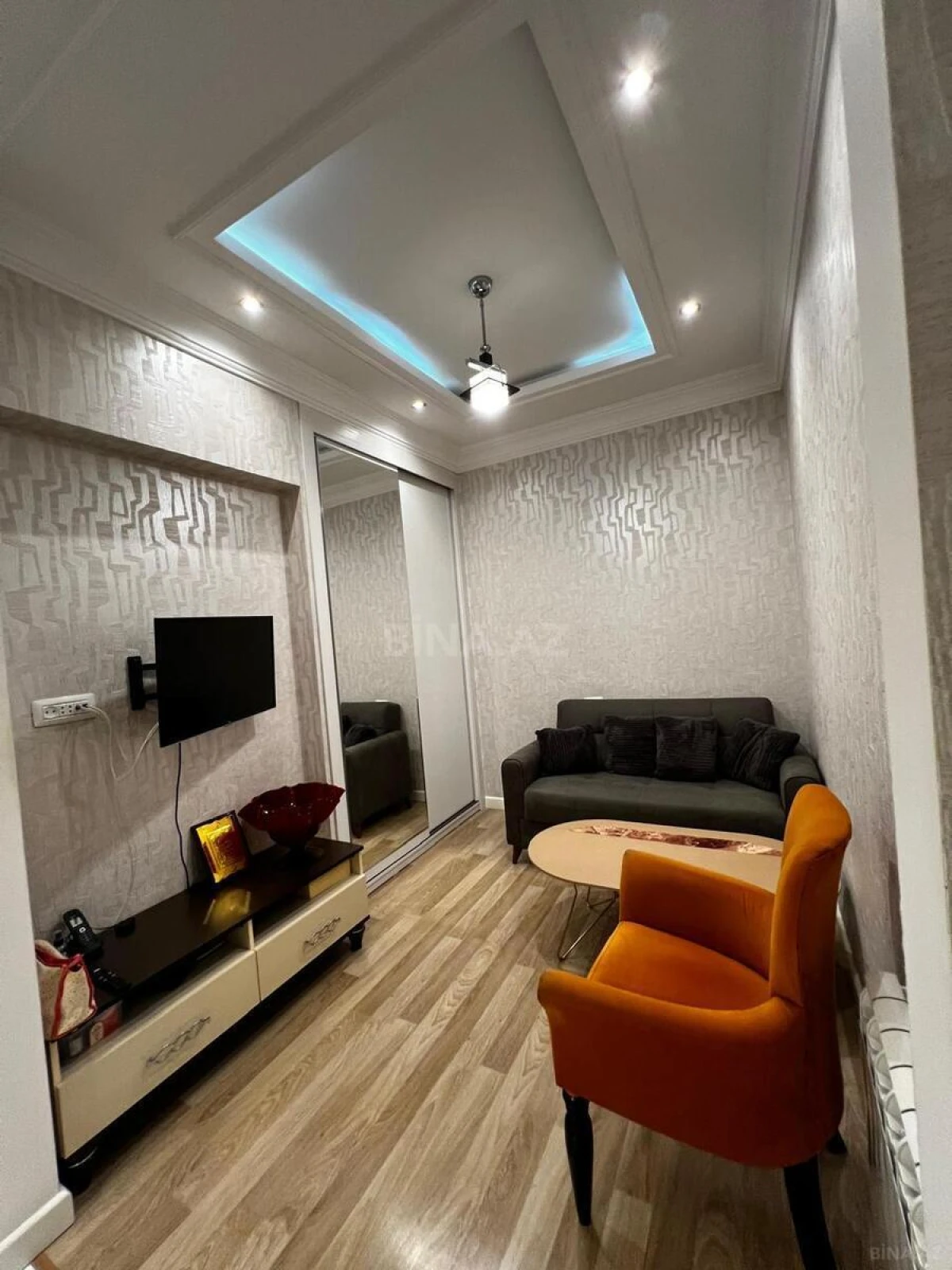 Satılır 3 otaqlı mənzil 145 m²