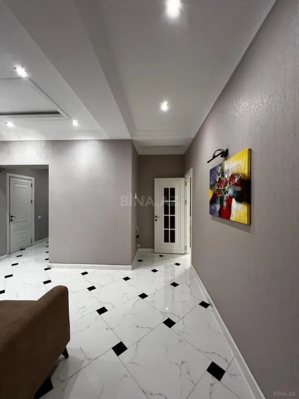 Satılır 3 otaqlı mənzil 145 m²