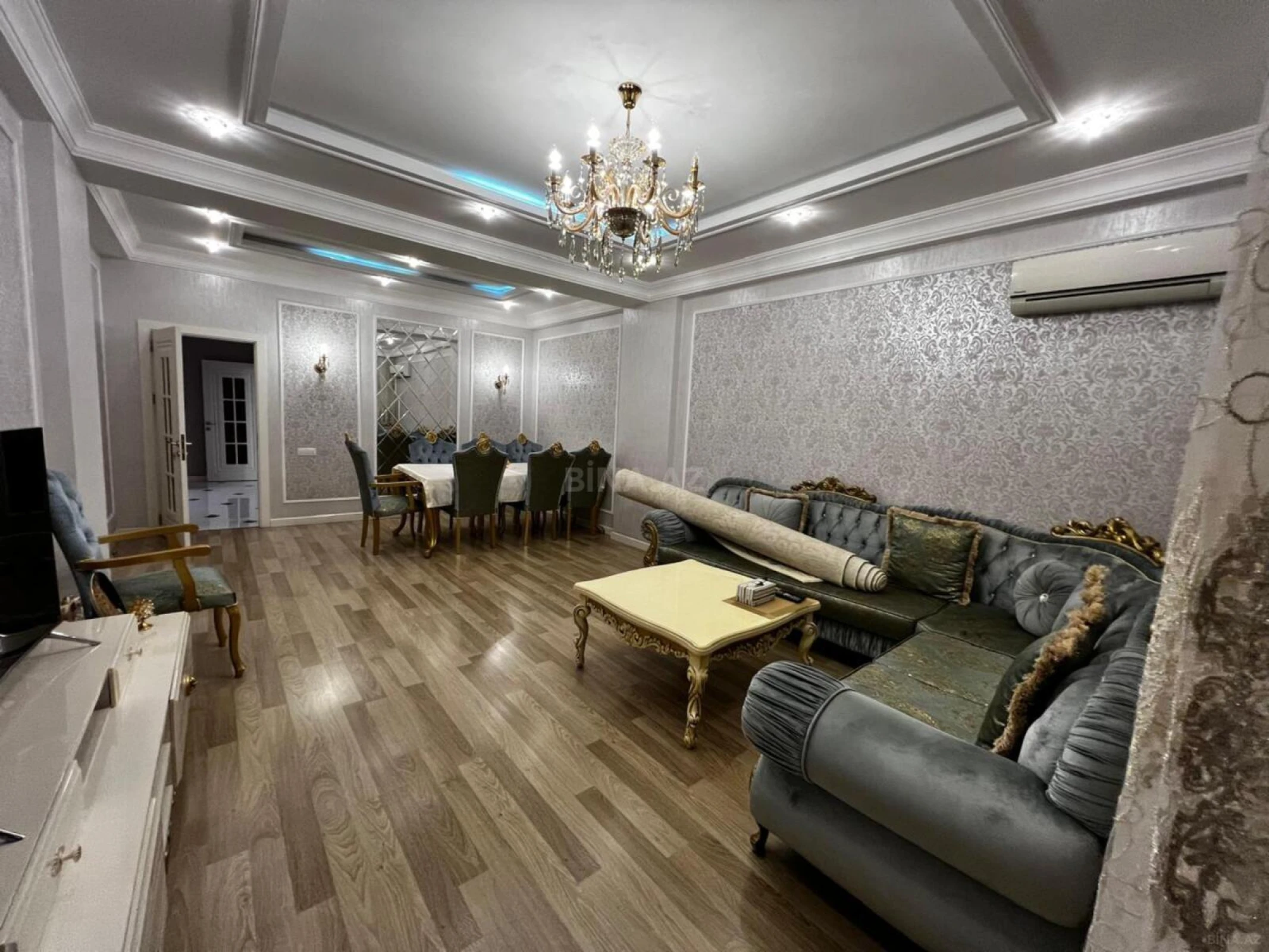 Satılır 3 otaqlı mənzil 145 m²