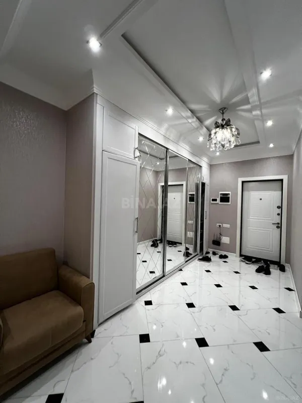 Satılır 3 otaqlı mənzil 145 m²